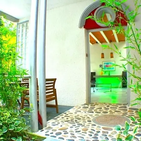 Zentral Club Electron- Jacuzzi. 公寓 贝尔蒙特·德米兰达