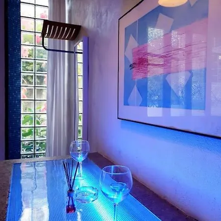 Zentral Club Electron- Jacuzzi.