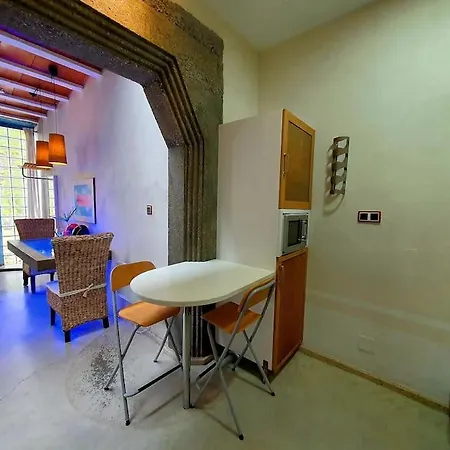 Zentral Club Electron- Jacuzzi. 公寓