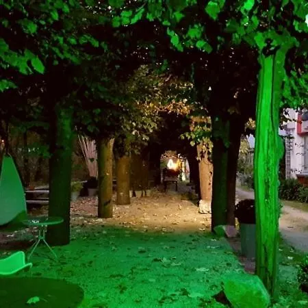 Zentral Club Electron- Jacuzzi.